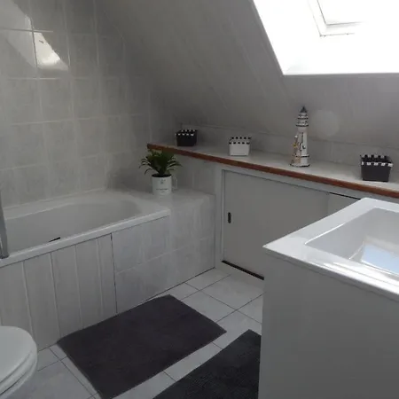 La Courtoisie Maison De Proche Villa